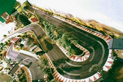 65 foot scenic slot track