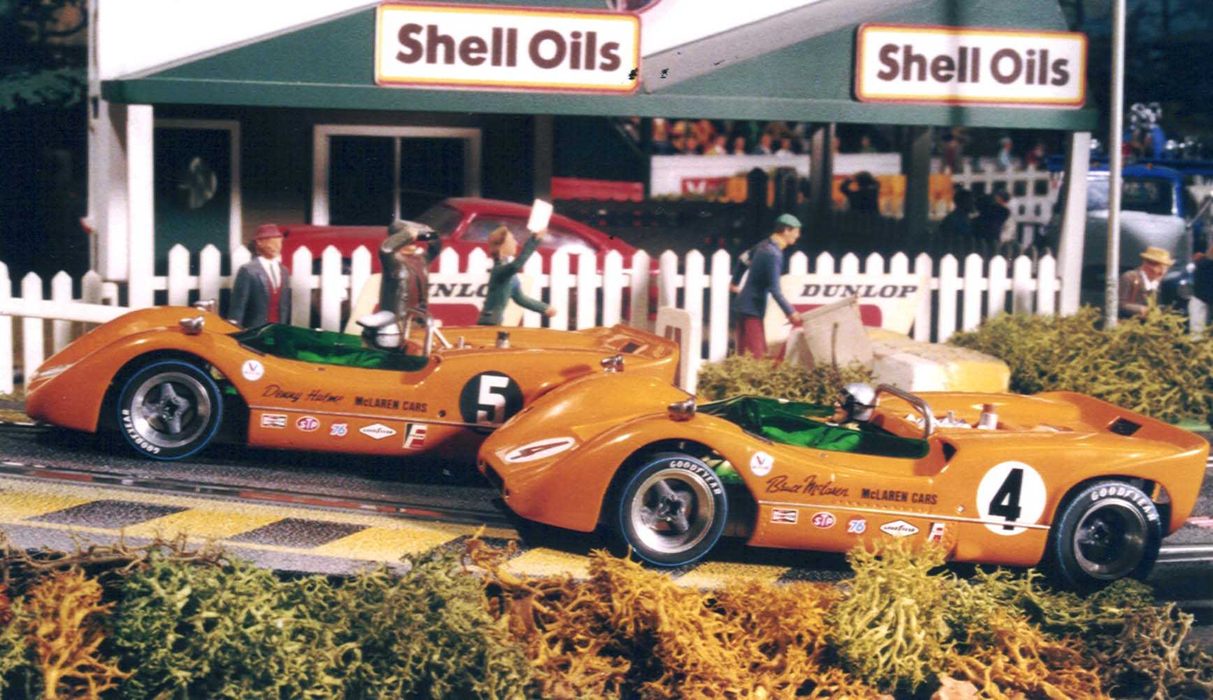 Maxi Models MX-001 McLaren M6 Denny Hulme and Bruce MacLaren