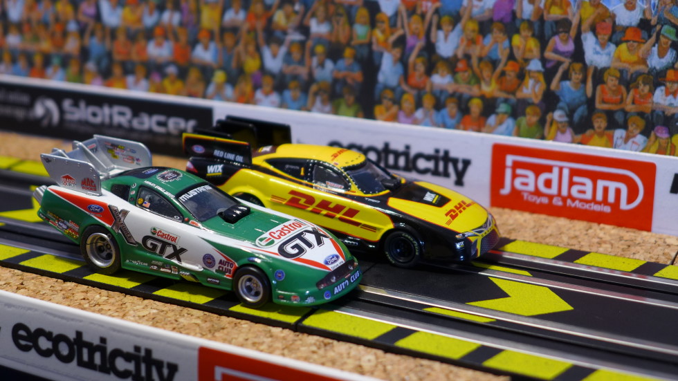 Micro best sale scalextric aldi