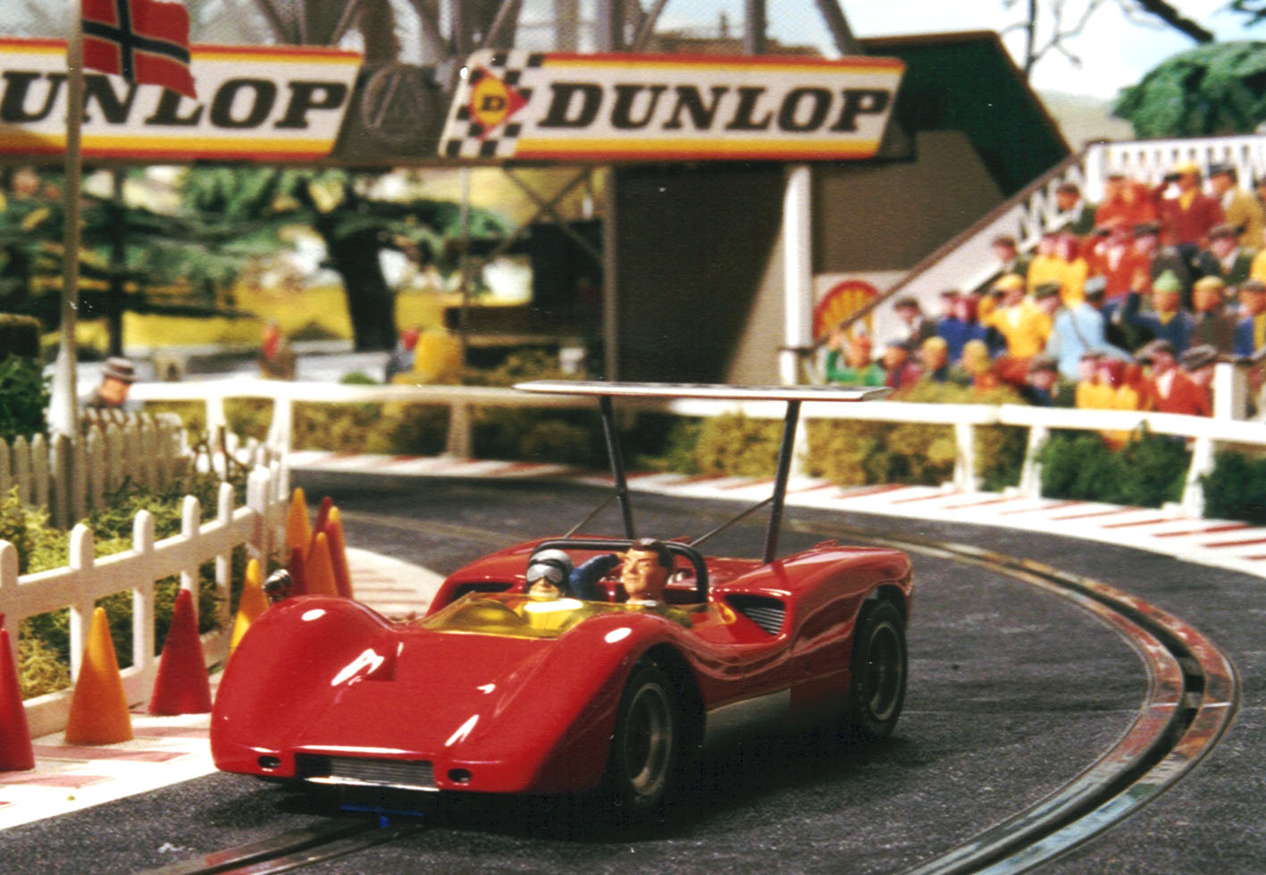 Maxi Models MX-006 McLaren M6 1967 High wing test car